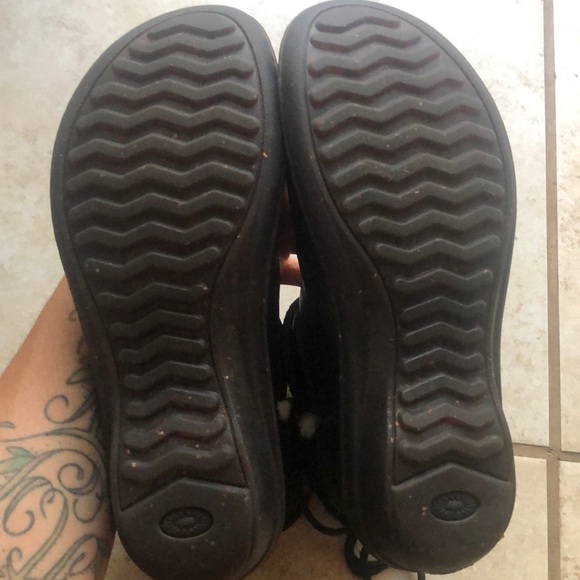 Black leather UGG booties W8 - Picture 3 of 5